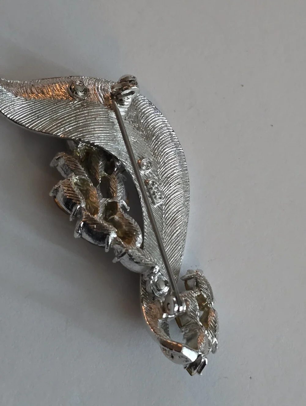 Vintage Coro brooch modernist mod ribbon futuristic silver tone